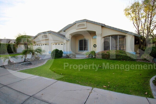 2370 S Granite St Gilbert, AZ 85295 photo 2