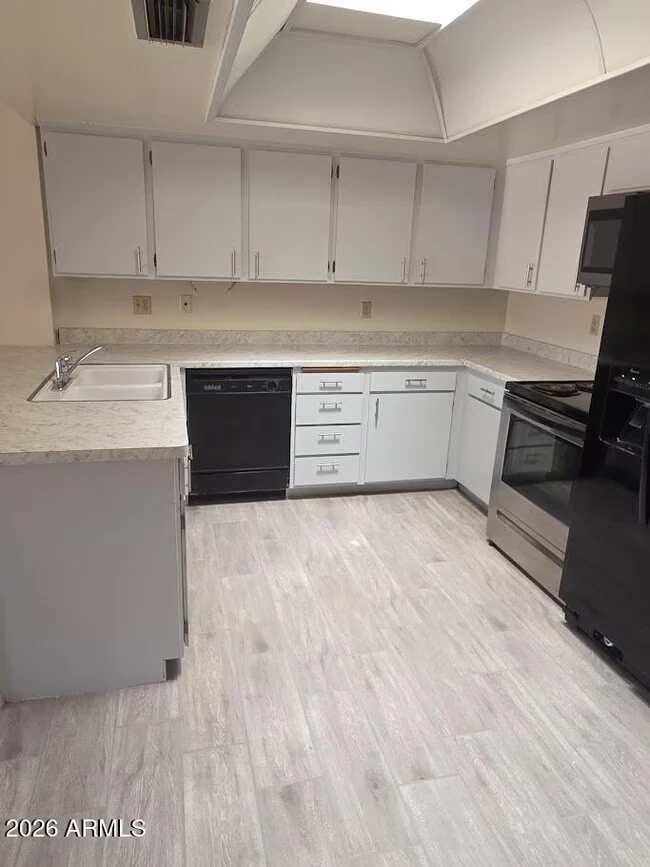 11226 S Tomi Dr Phoenix, AZ 85044 photo 3