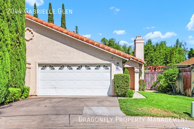 2044 Gabrielle Glen Escondido, CA 92029 photo 2