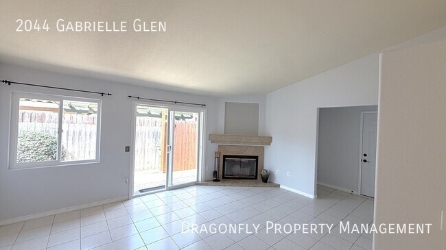 2044 Gabrielle Glen Escondido, CA 92029 photo 4