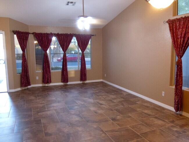2260 S Southwind Dr Gilbert, AZ 85295 photo 4