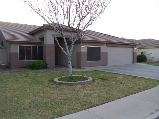 2260 S Southwind Dr Gilbert, AZ 85295 photo 2