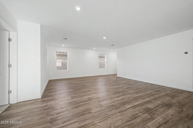 24534 W Saint Anne Ave photo 4