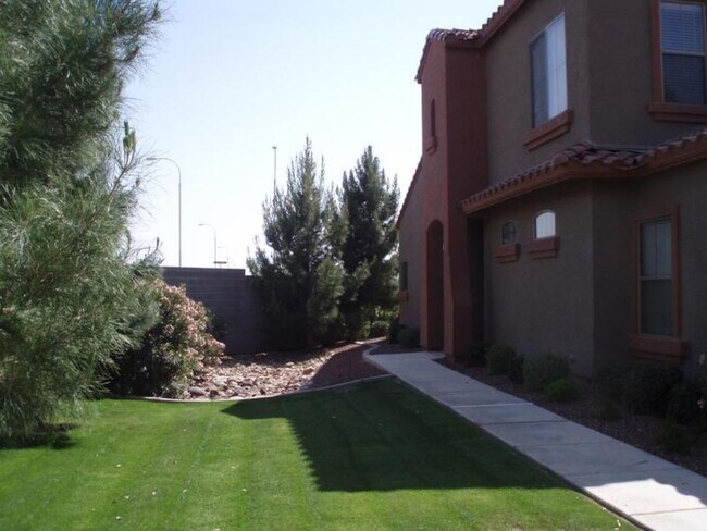 2600 E Springfield Pl Chandler, AZ 85286 photo 3