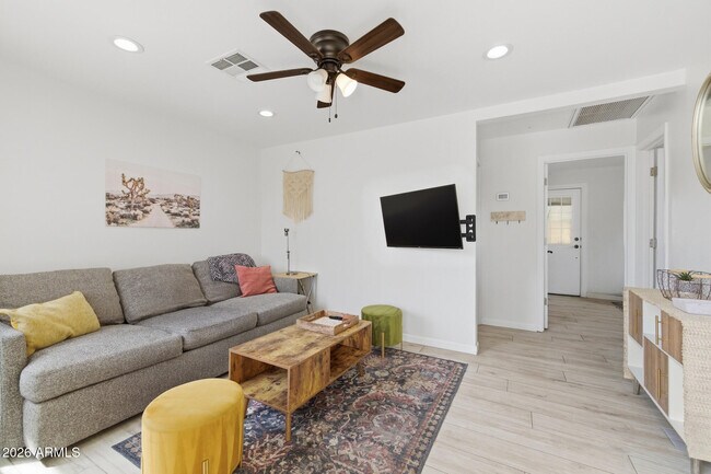 1124 N 14th St Phoenix, AZ 85006 photo 2
