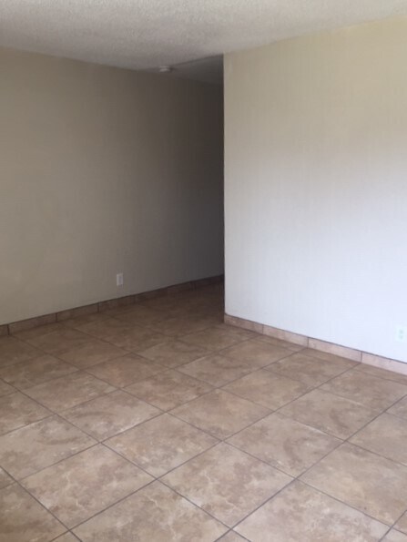 2139 W Glenrosa Ave Phoenix, AZ 85015 photo 3