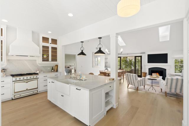 210 Estrella St Solana Beach, CA 92075 photo 3