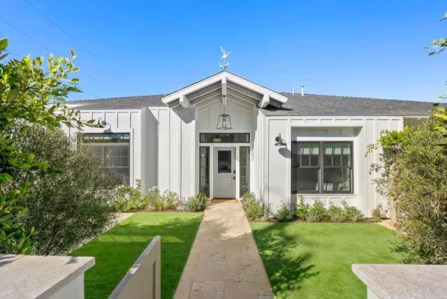 210 Estrella St Solana Beach, CA 92075