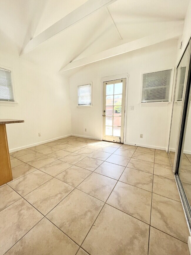 5075 Niagara Ave San Diego, CA 92107 photo 3
