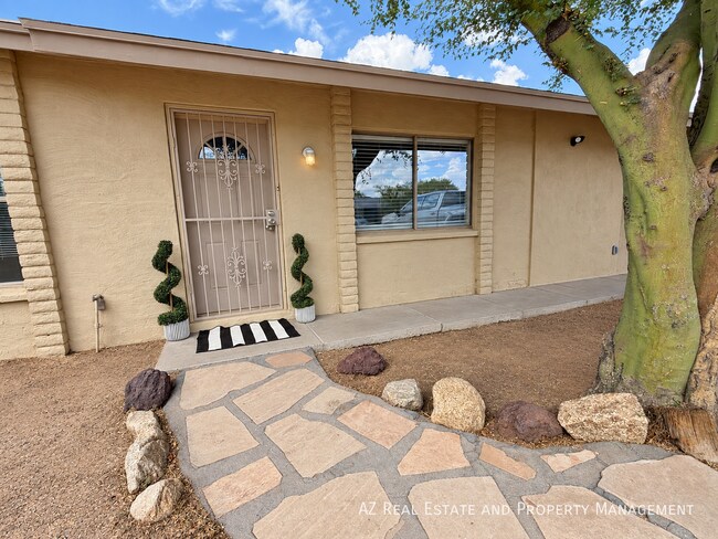 4528 W Palm Ln photo 5