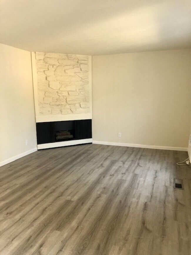 235 Washington St Santa Clara, CA 95050 photo 3