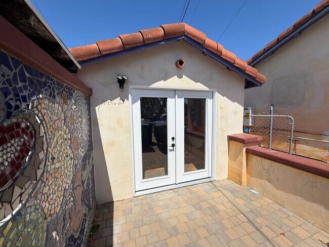 3446 Madison St Carlsbad, CA 92008 photo 4