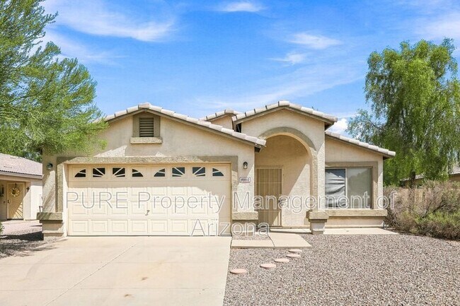 8952 E Birchwood Cir