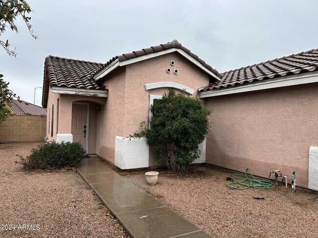 1006 S Slater Cir Mesa, AZ 85206 photo 2