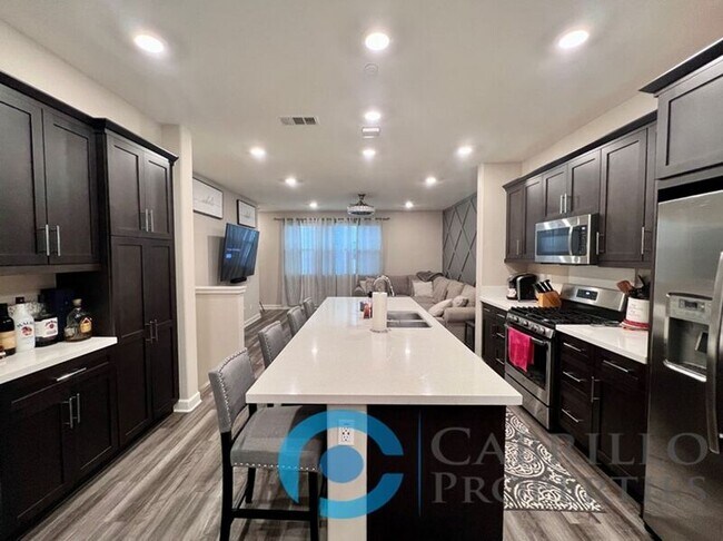 1840 Mint Ter Chula Vista, CA 91915 photo 4