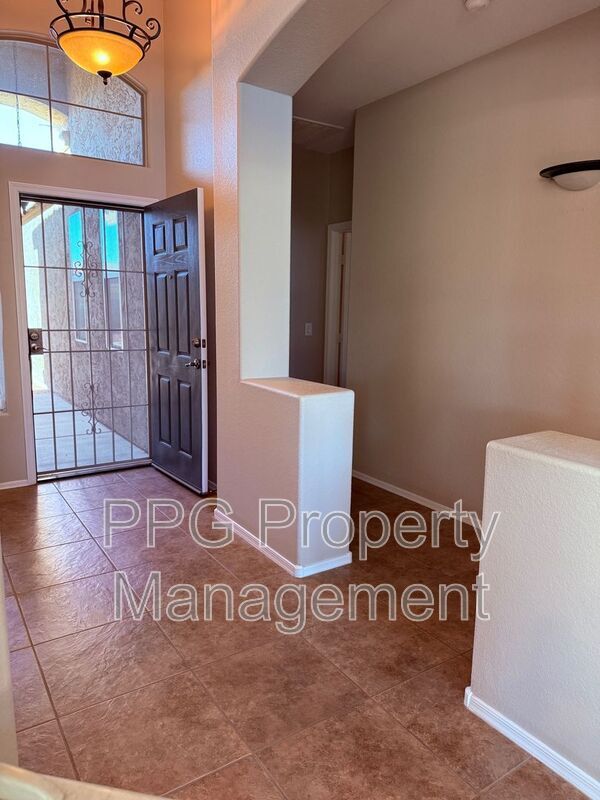 18252 W Buena Vista Dr Surprise, AZ 85374 photo 5