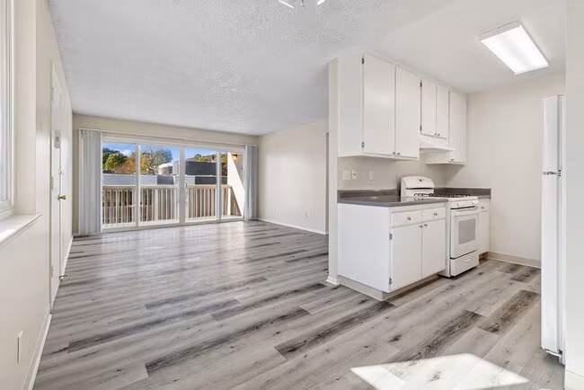 Canyon Rim Apartments photo 2