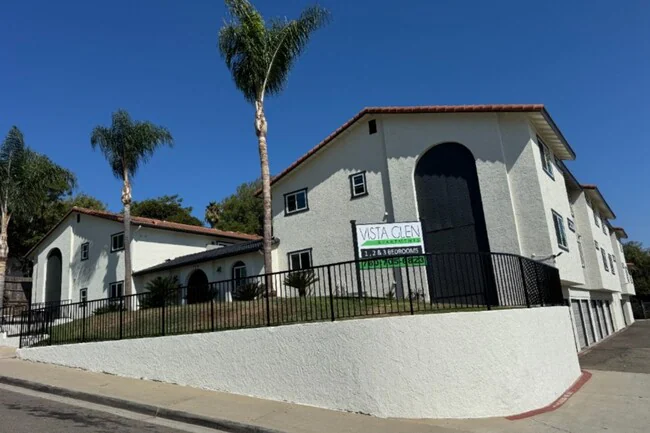 Vista Glen Apartments photo 3