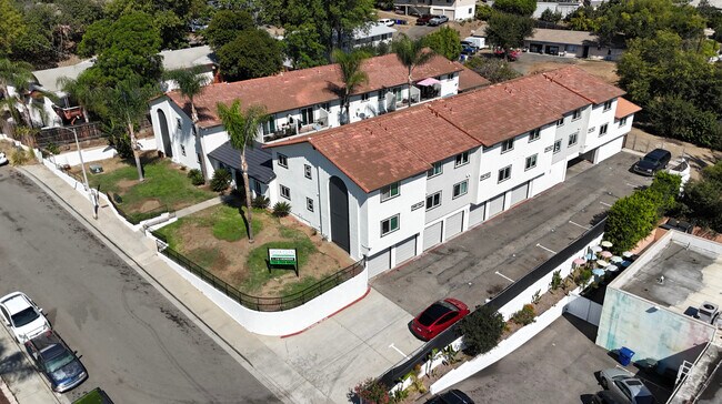 Vista Glen Apartments photo 5