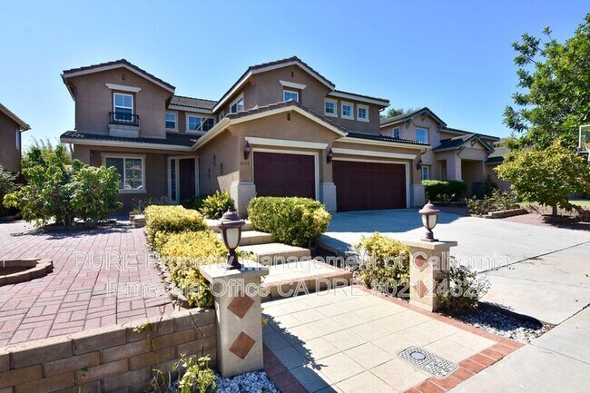 3260 Canyon View Dr Oceanside, CA 92058