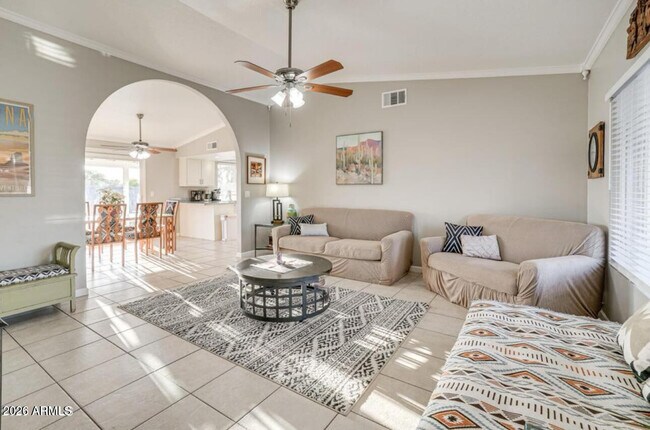9819 N 67th Dr Peoria, AZ 85345 photo 4