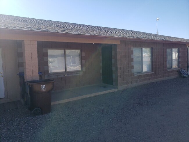 403 N Sunshine Blvd Eloy, AZ 85131 photo 2