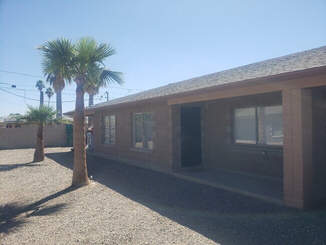 403 N Sunshine Blvd Eloy, AZ 85131 photo 3