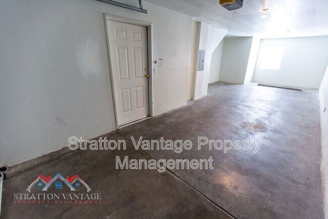 4455 E Paradise Vlg Pkwy S Phoenix, AZ 85032 photo 5