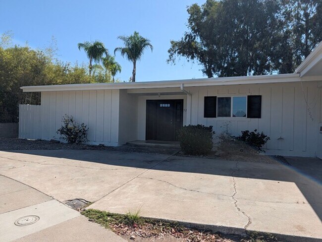 5209 Hewlett Dr San Diego, CA 92115 photo 2