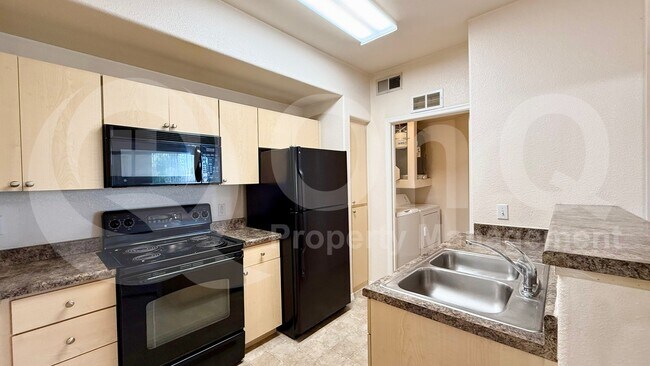 18416 N Cave Creek Rd Phoenix, AZ 85032 photo 2
