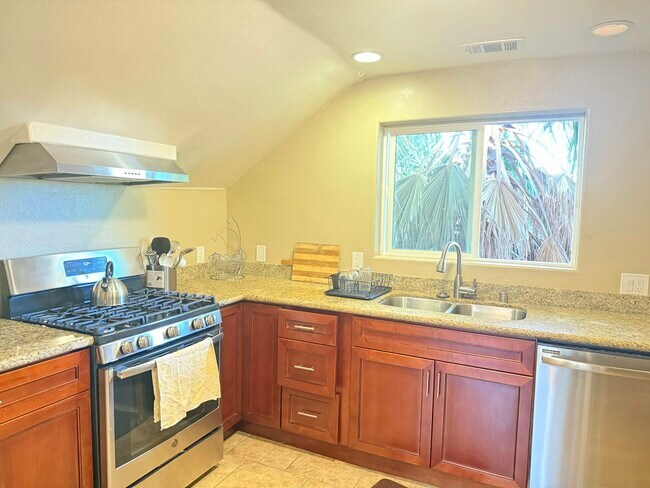 2213-2213 42nd Ave Oakland, CA 94601 photo 3