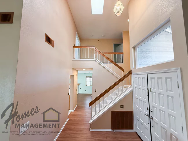 593 Silver Shadow Dr San Marcos, CA 92078 photo 2