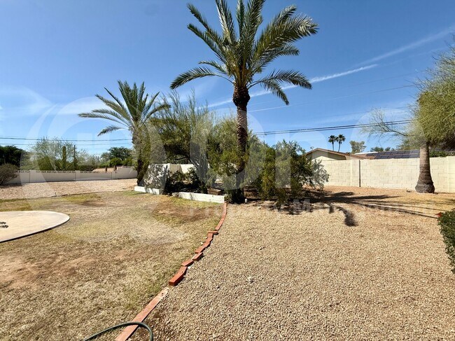 2238 E Montebello Ave Phoenix, AZ 85016 photo 3