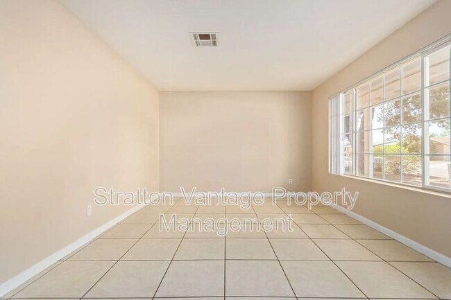 2109 W Danbury Dr Phoenix, AZ 85023 photo 4