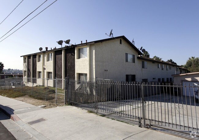 344-348 S Willie James Jones Ave San Diego, CA 92113 photo 3