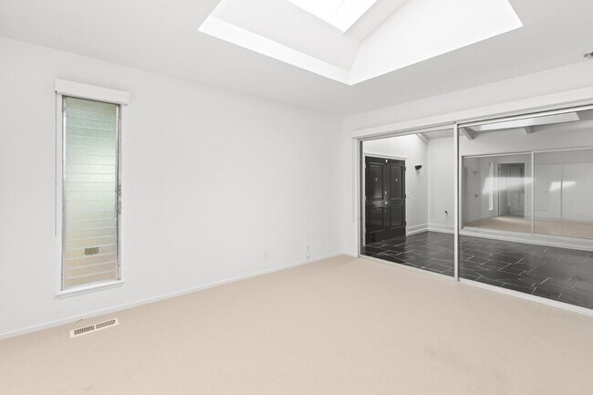 3 Trinity Ct Menlo Park, CA 94025 photo 4