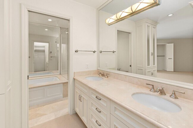 3 Trinity Ct Menlo Park, CA 94025 photo 5