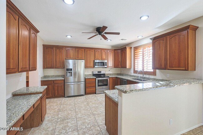 7863 W Melinda Ln Peoria, AZ 85382 photo 5