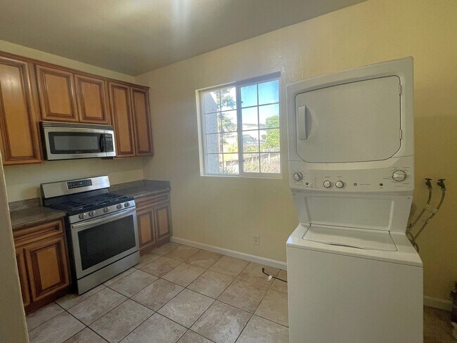1823 Stuart St Berkeley, CA 94703 photo 3