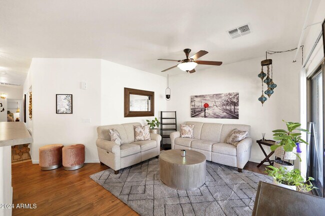 868 E Savannah Dr Chandler, AZ 85225 photo 5