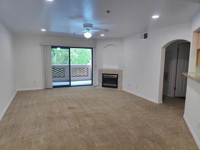 5104 N 32nd St Phoenix, AZ 85018 photo 4