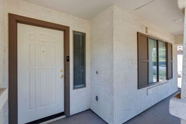 740 E Mule Train Trail San Tan Valley, AZ 85143 photo 4