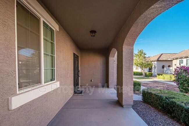 1158 S Lydia Ln Gilbert, AZ 85296 photo 2
