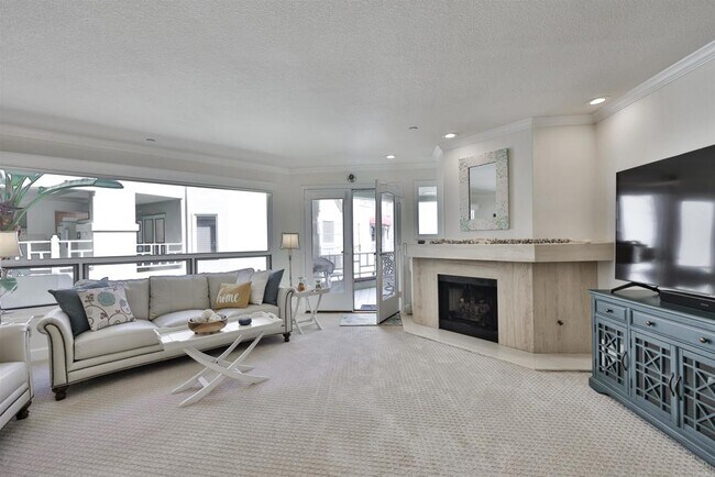 1099 1st St Coronado, CA 92118 photo 4