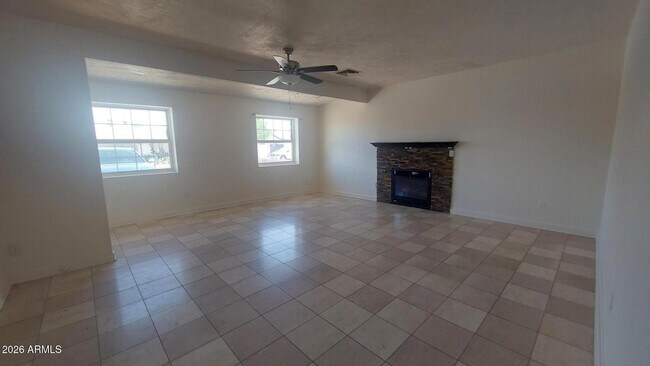 2448 W Freeway Ln Phoenix, AZ 85021 photo 5