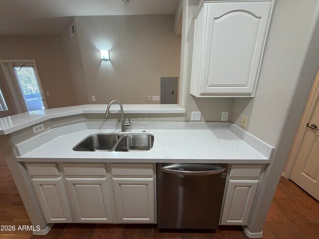 420 W 1st St Tempe, AZ 85281 photo 5