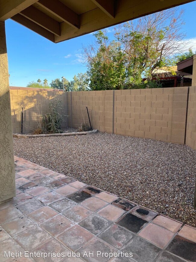 913 S Hacienda Dr Tempe, AZ 85281 photo 3