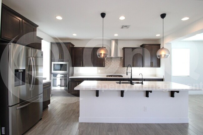 5322 W Sweet Pea Terrace Phoenix, AZ 85339 photo 2