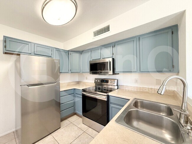 3806 W Cielo Grande Glendale, AZ 85310 photo 3