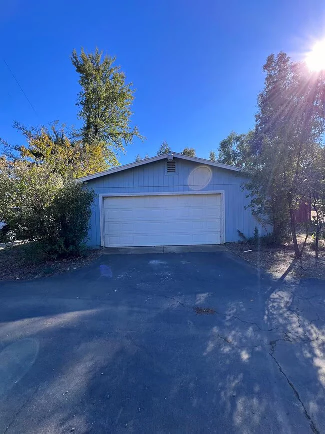 22195 Vallotton Ln Bella Vista, CA 96008 photo 3